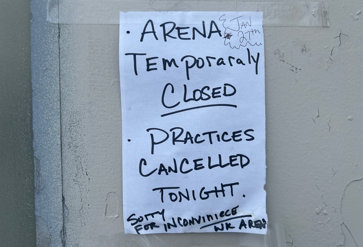 West Kildonan arena closed until further notice after machinery hits exterior wall