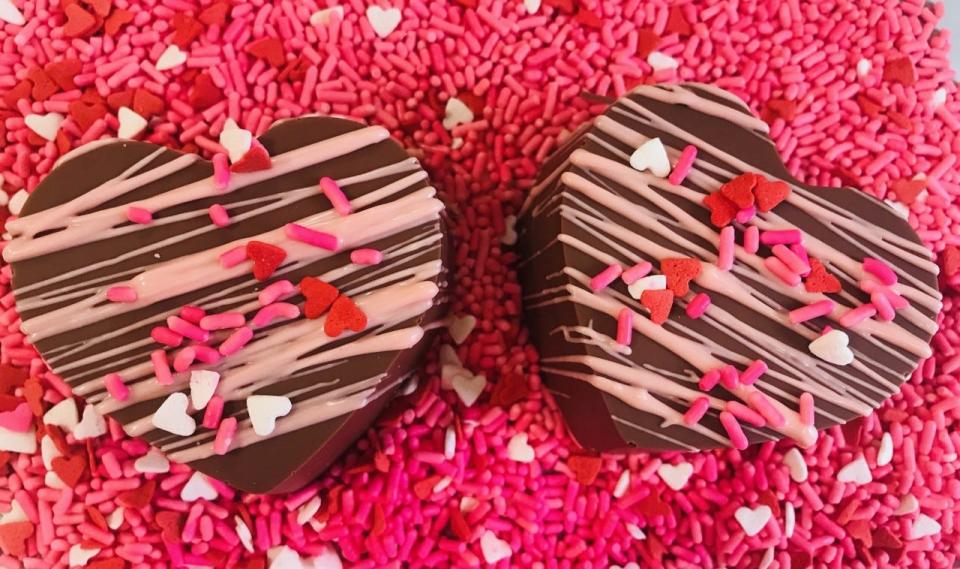 Where to find Valentine's Day drinks, treats in Delaware, including sundaes, strawberries