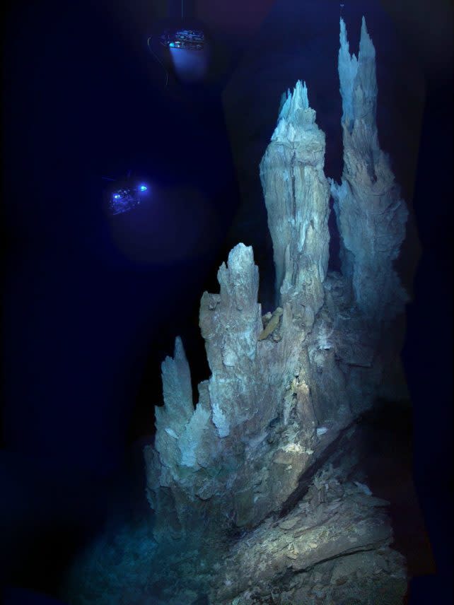 'Lost City' Deep Under The Ocean Is Unlike Anything We've Ever Seen Before on Earth