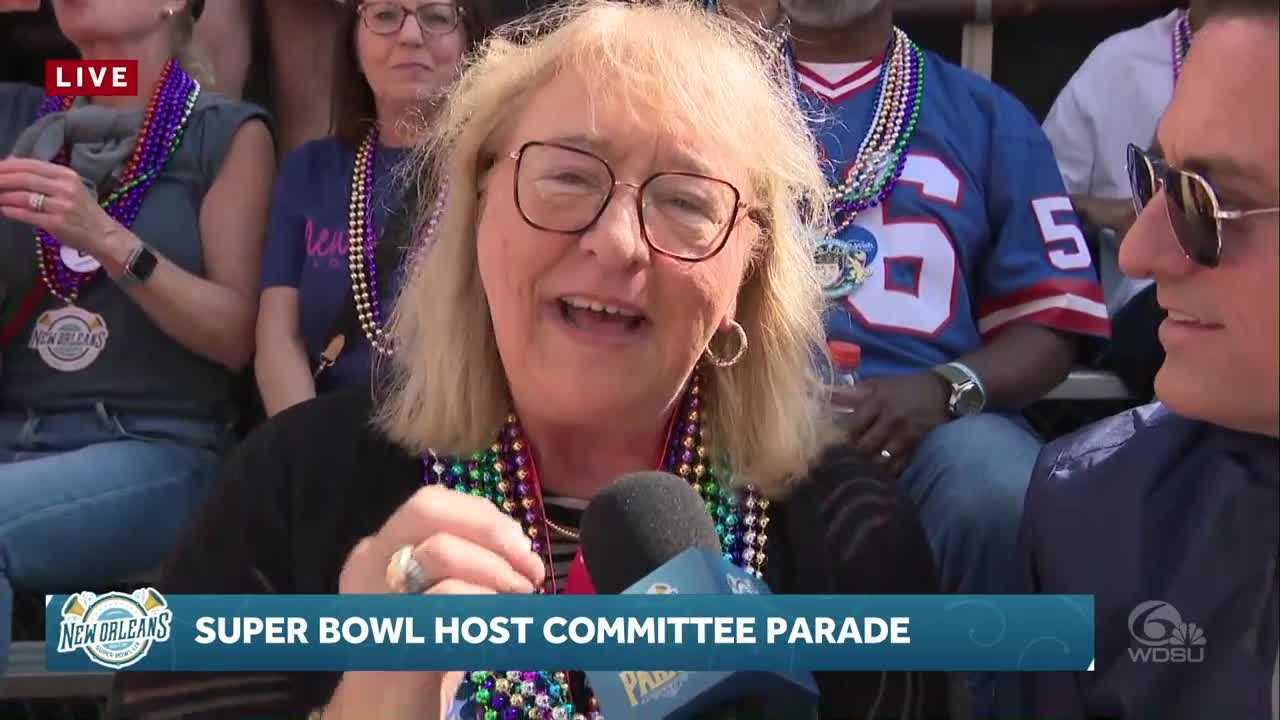 'Mama' Donna Kelce attends New Orleans Super Bowl Parade