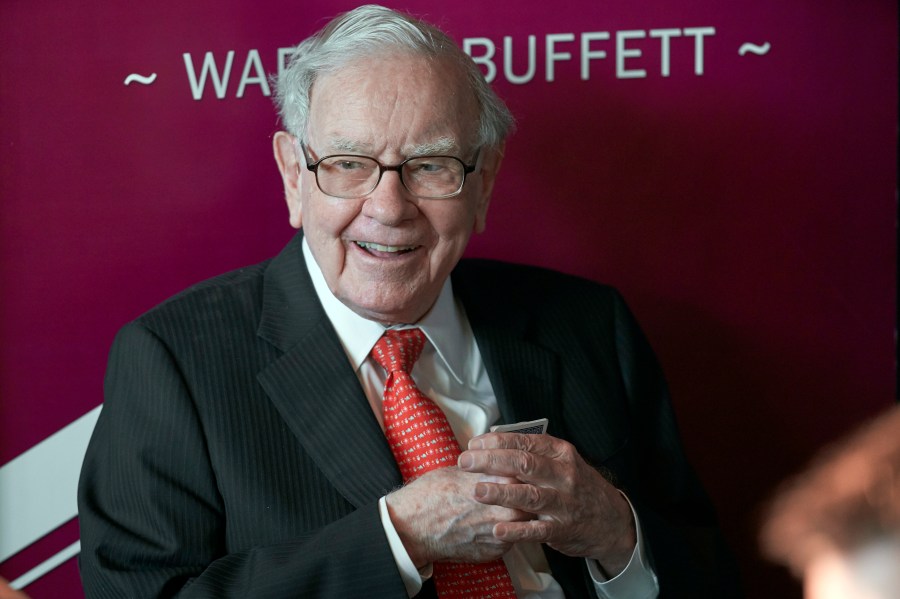 Warren Buffett offers Donald Trump some advice while celebrating Berkshire Hathaway's success