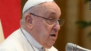 Pope Francis is conscious and receiving supplemental oxygen following a respiratory crisis | National