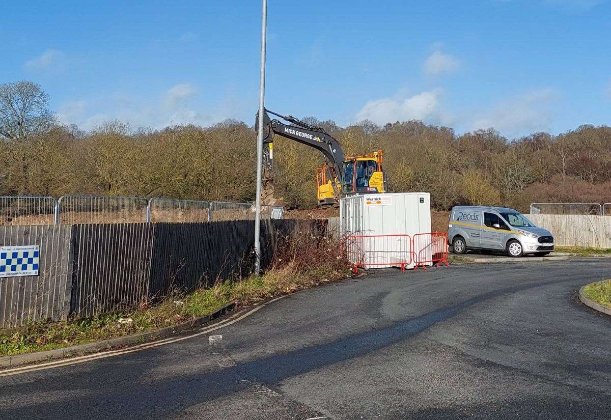 Work starts on new Costa Coffee drive-thru at Drovers Retail Park opposite The Range in Ashford