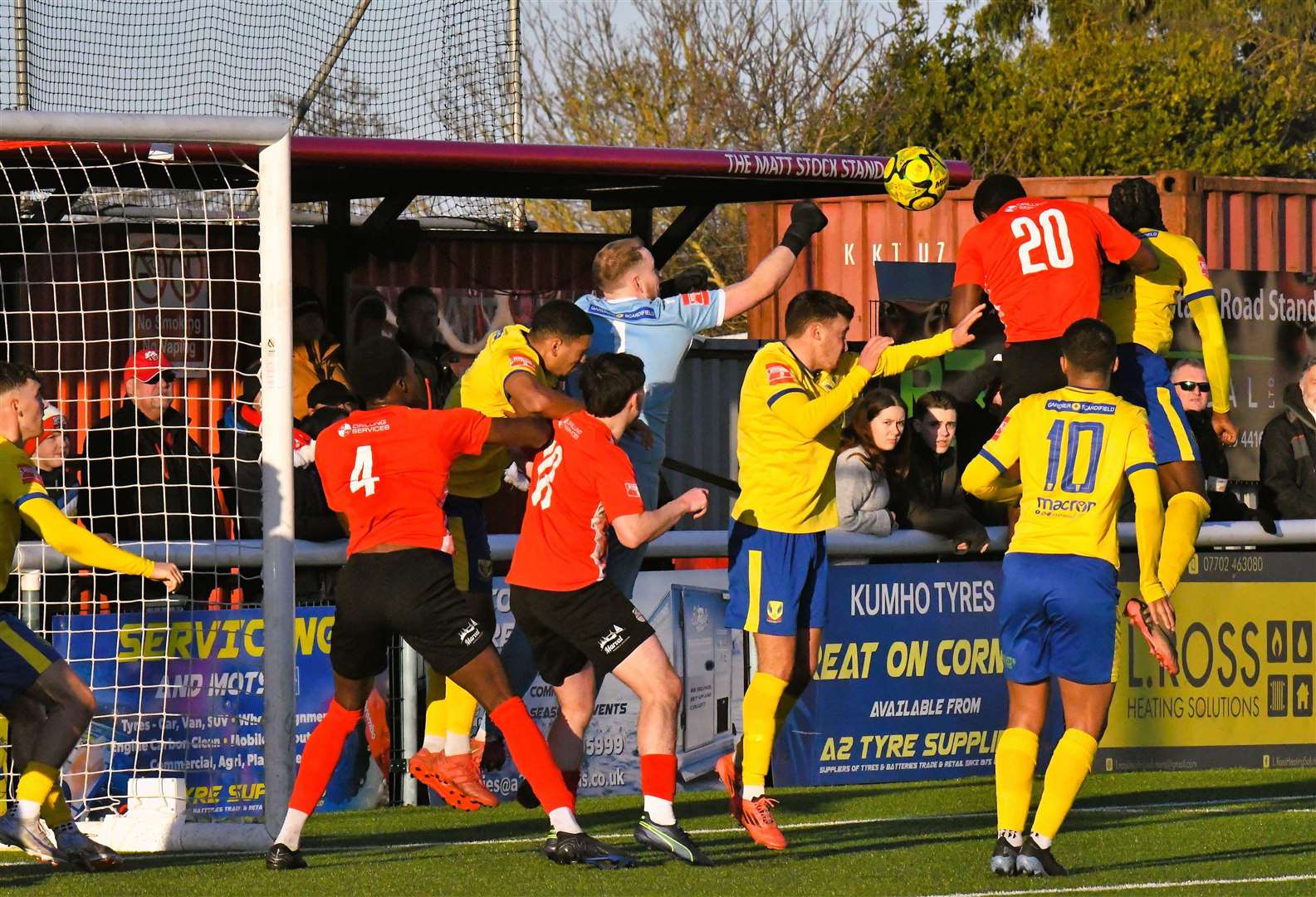 Sheppey United are hoping for a boost to their Isthmian South East play-off chase as Dan Carr and Danny Leonard close in on a return