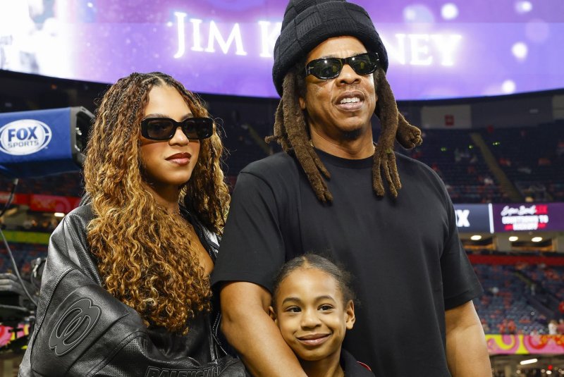 Look: Taylor Swift, Jay-Z and daughters, among stars at Super Bowl LIX