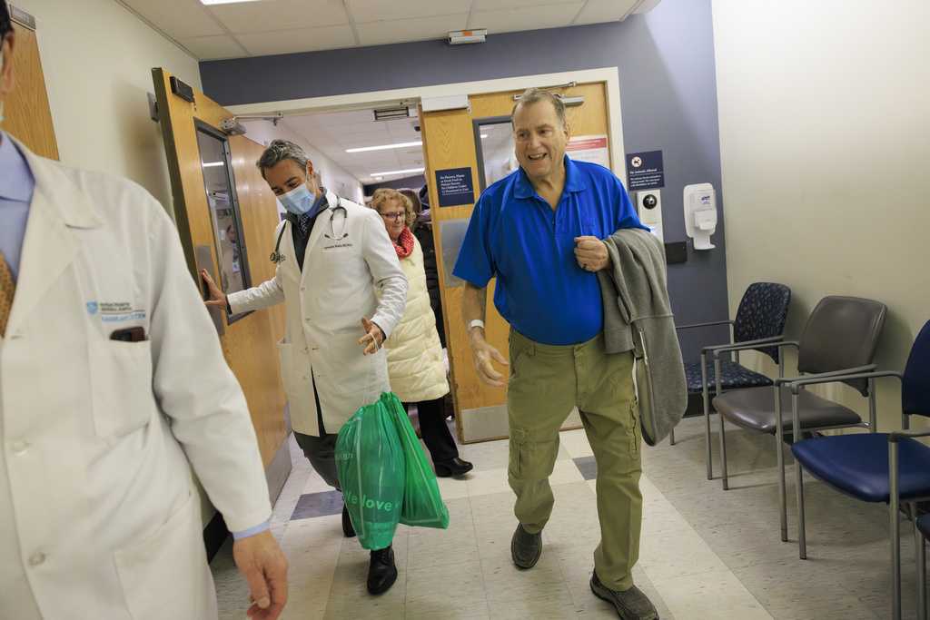 Man receives pig kidney transplant at Massachusetts hospital