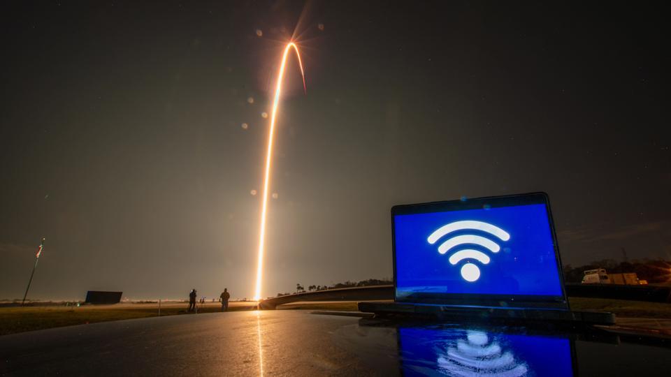 SpaceX launches 21 Starlink satellite on new Falcon 9 rocket, aces nighttime landing