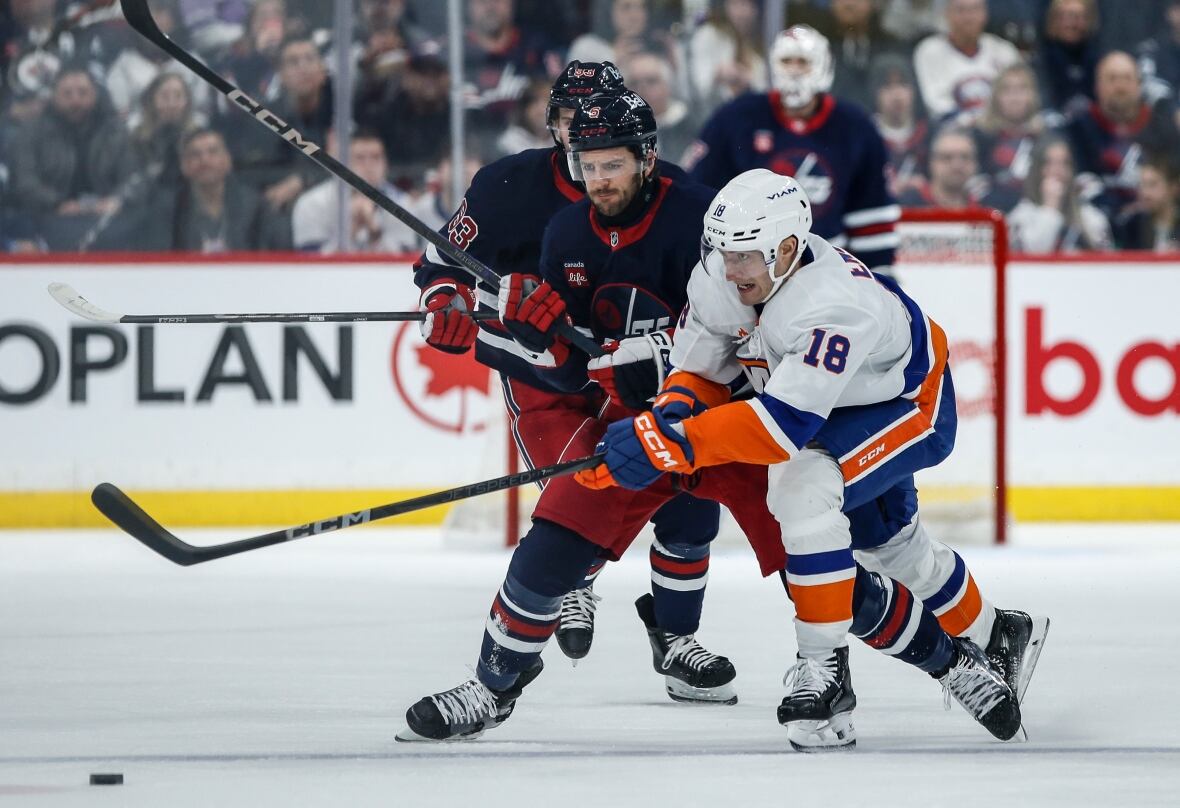 Pair of 2nd-period goals by Gabe Vilardi help propel Winnipeg Jets to 8th-straight win