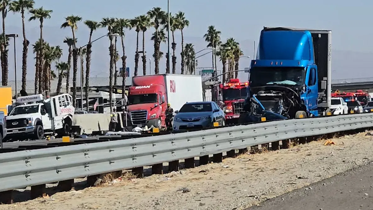 CHP solicita la ayuda del público para localizar un vehículo de interés en un doble accidente mortal en la autopista