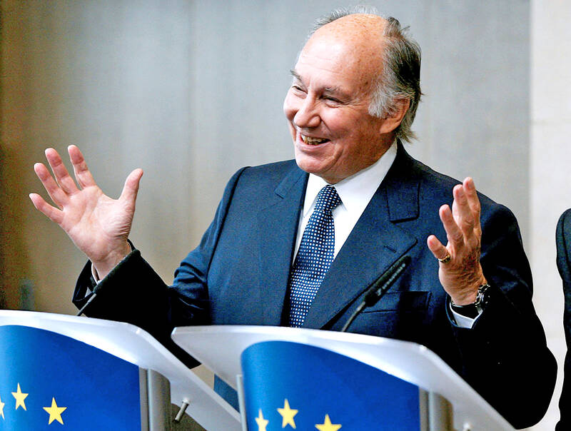 Aga Khan, leader of Ismaili Muslims, dies