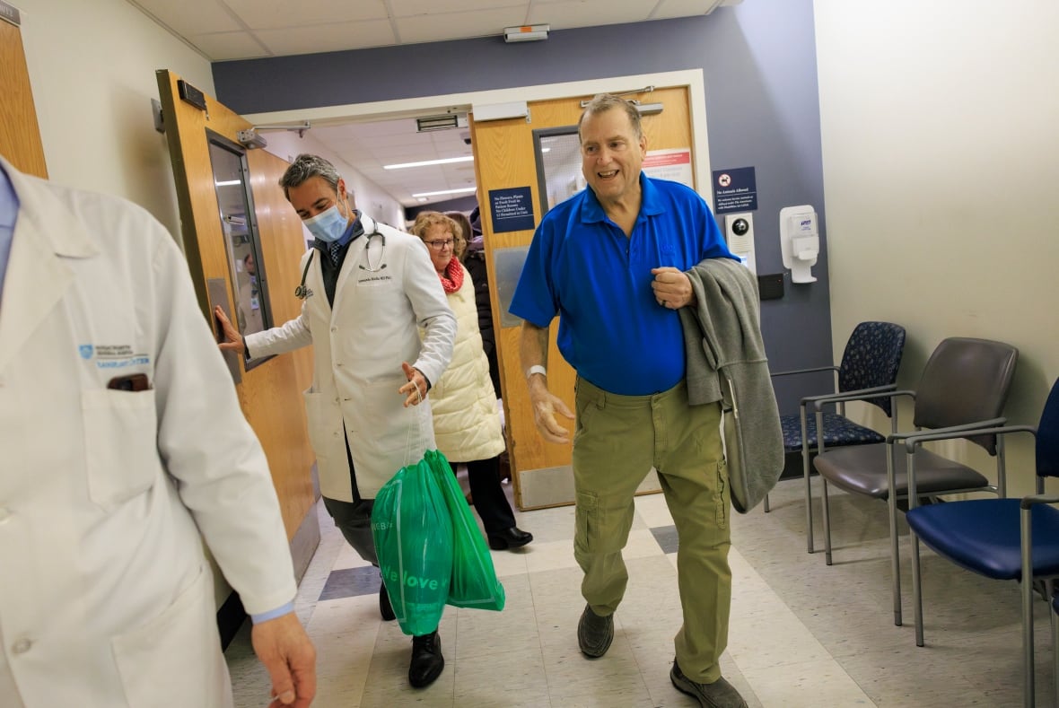 Surgeons successfully transplant genetically edited pig kidney into U.S. man