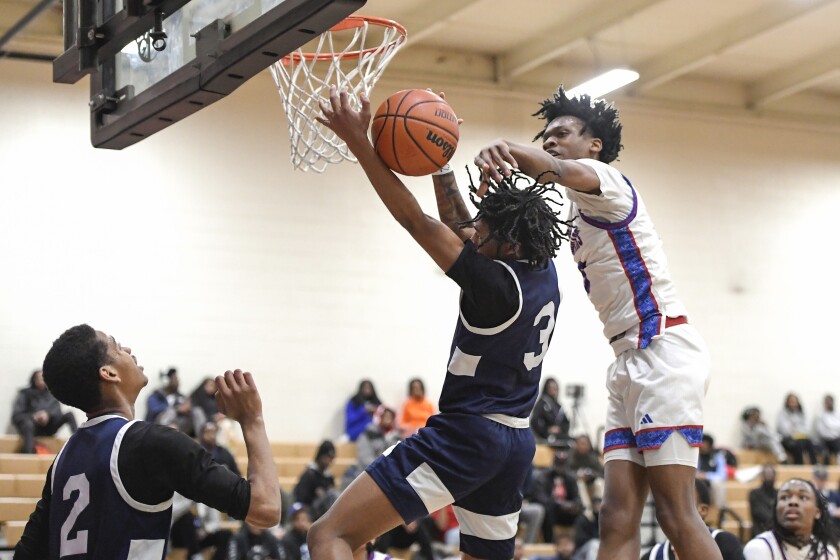 CJ Thomas, Kye Ward-Owens step up in the clutch as Hyde Park beats Crane in the Public League playoffs